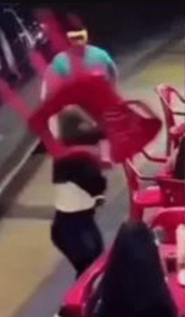 Sevgilisi ilə getdiyi kafedə ərini başqa qadınla tutdu- Dava düşdü (FOTO)